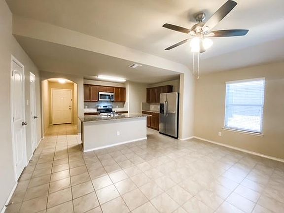 5th image of 1084 Decker Dr