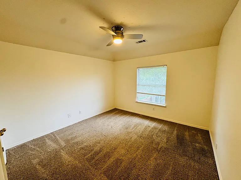 2762 Hillview Dr — Photo 17