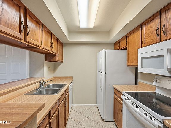 5th image of 540 N MAY Street #1109