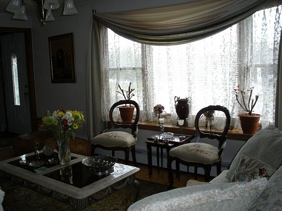 LR w/Bay Window