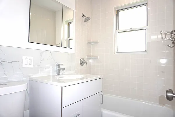 Rented by Astoria Realty | media 2