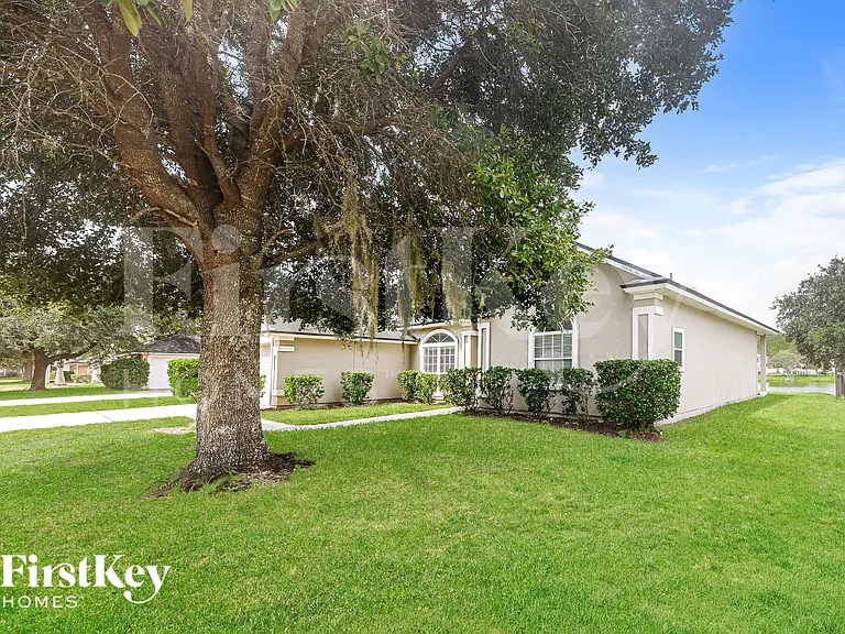 13940 Fish Eagle Dr E — Photo 2
