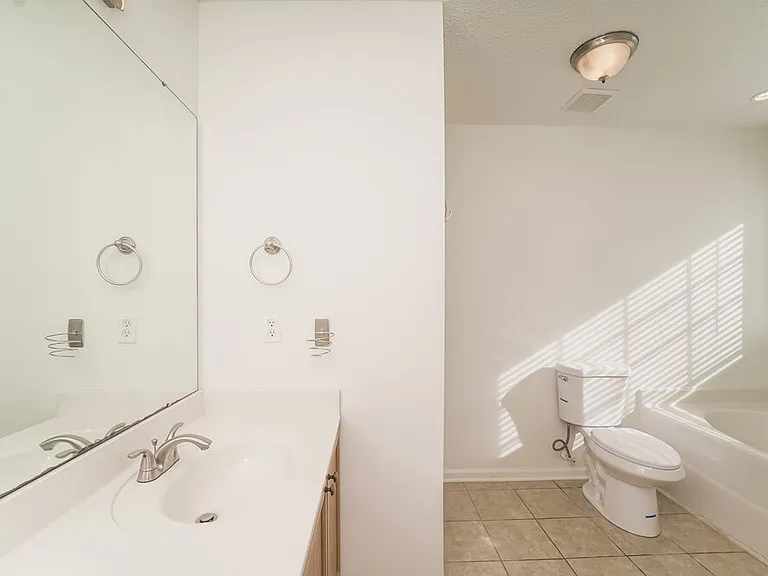 1038 Counselors Dr — Photo 10