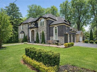 125 Central Dr, Hamilton, ON L9G 2A3