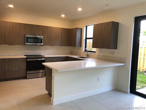 4th image of 8067 NW 105th Ct