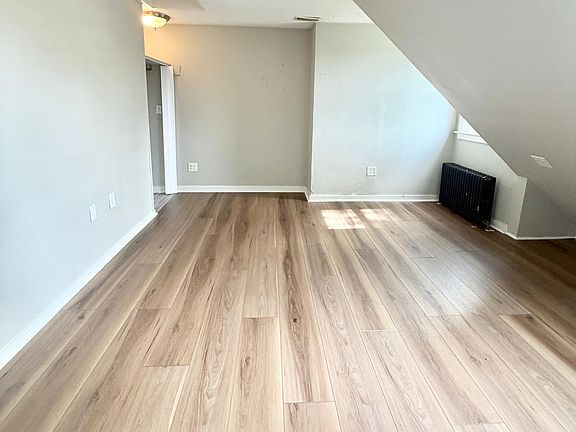 4th image of 549 Valley St #2A