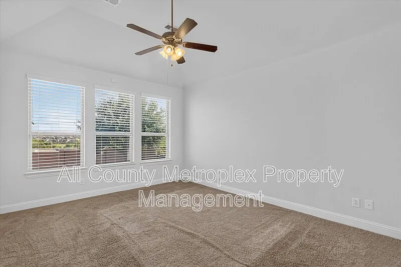 4 bed, 3.0 bath, 3080 sqft, $3,790 — Photo 2