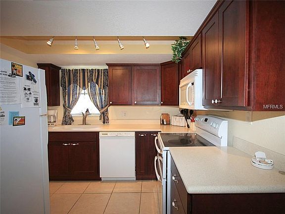 3rd image of 411 Garvin St #D