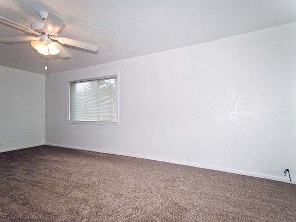 4th image of 725 S College Ave