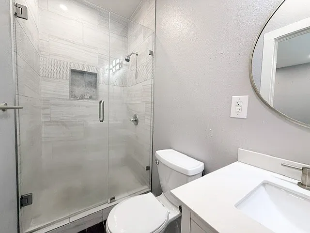 315 W Market St — Photo 13