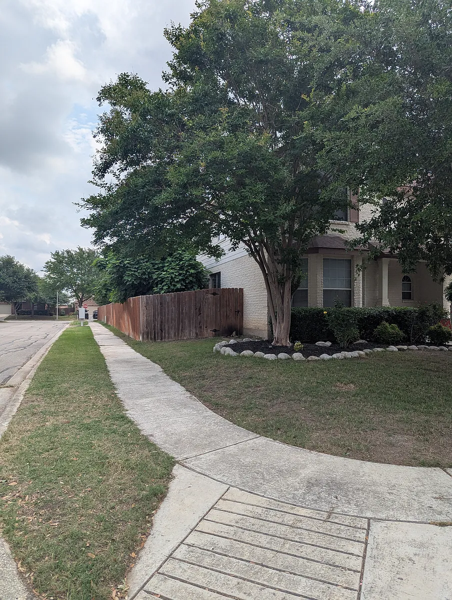 Building Photo - 201 Kipper Ave