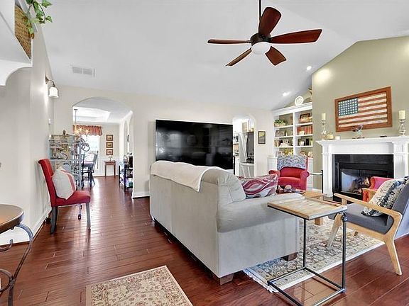 5th image of 616 Embassy Walk