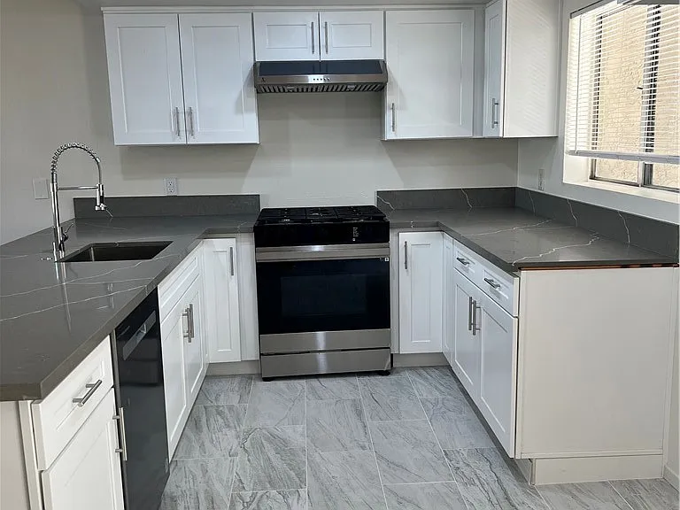 5195 Walnut St #4 — Photo 4