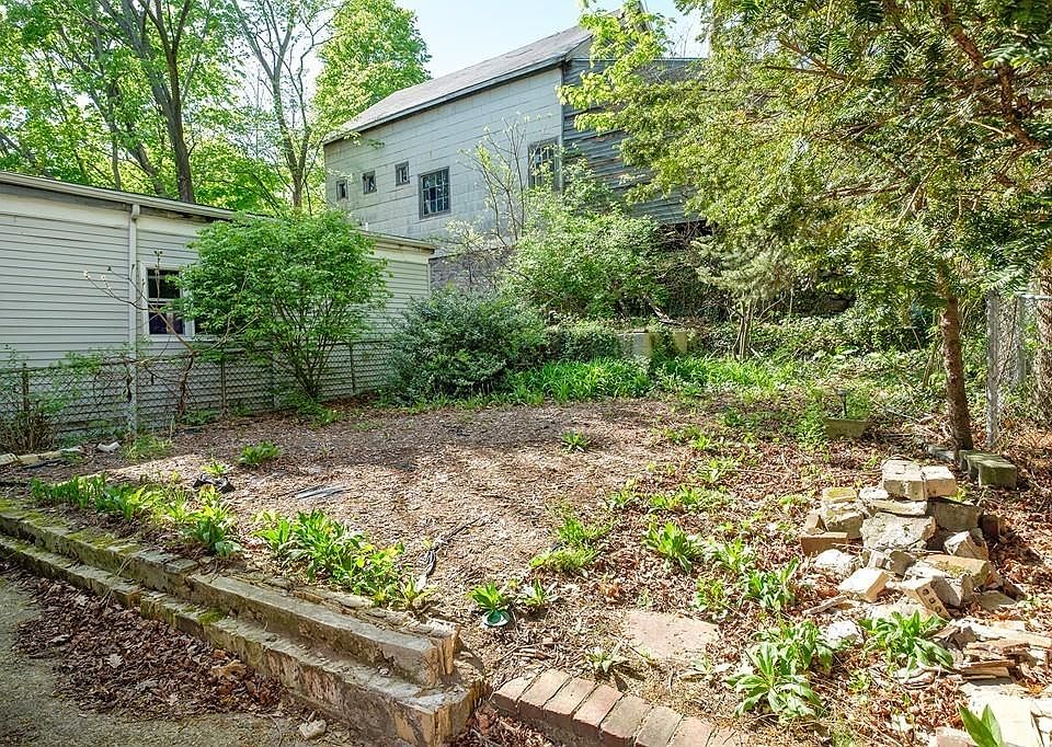 2nd image of 10 Rice St