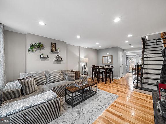 3rd image of 2038 Pierce St
