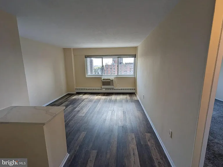 2101 Chestnut St #1610 — Photo 3