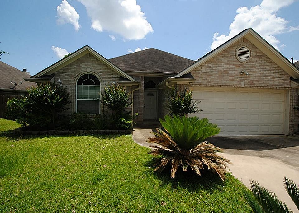 2nd image of 304 Brookside Dr