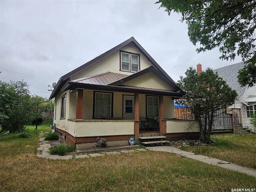 383 4th STREET W, Shaunavon, SK S0N 2M0 MLS SK935703 Zillow