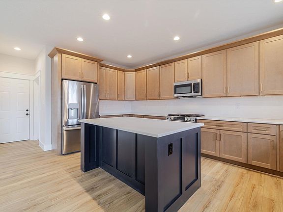 4th image of 4048 W Carmola Dr