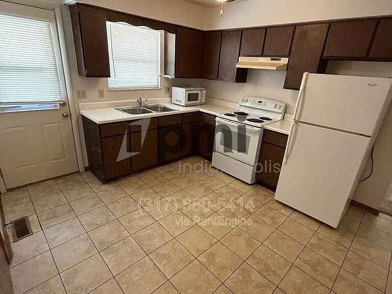 232 S Green St #A — Photo 5