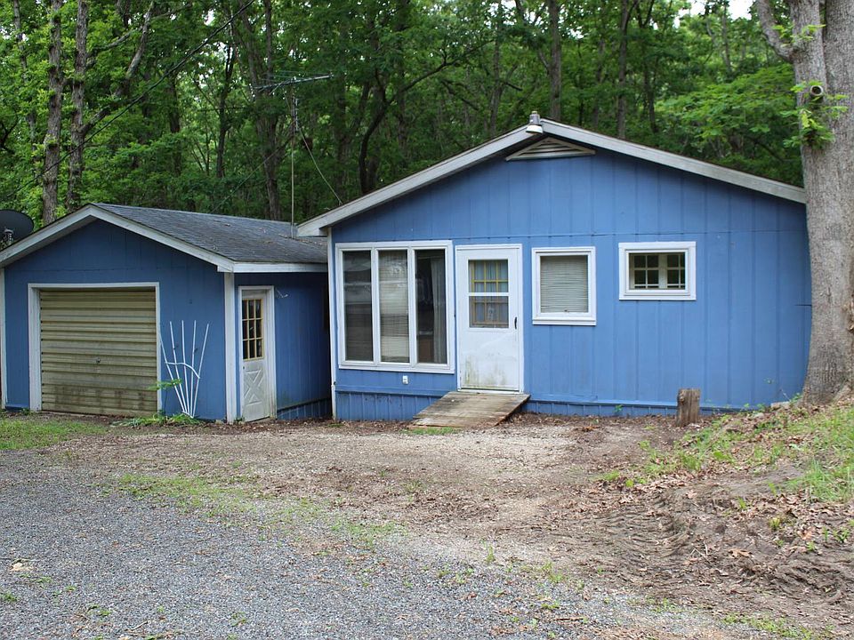 1st image of 15687 Carlinville Lake Rd