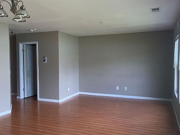 2nd image of 205 Bender St