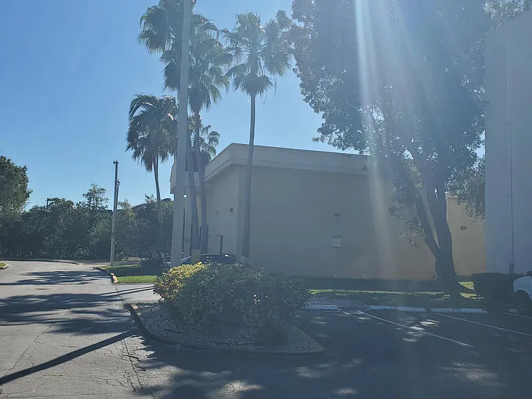 8850 Fontainebleau Blvd #103 — Photo 16