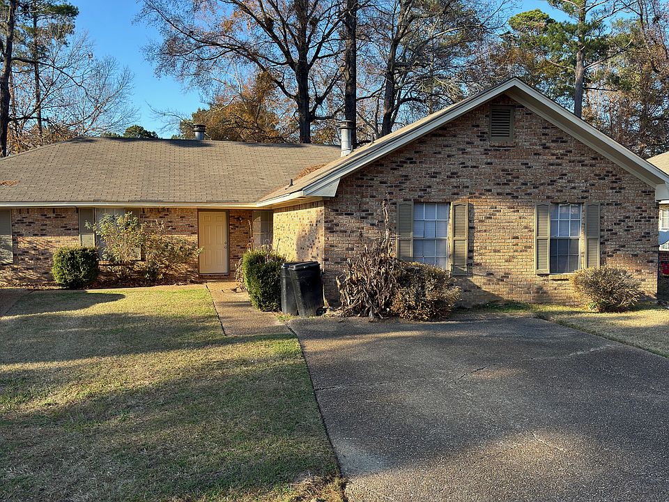 1st image of 304A Bent Creek Cir S #B