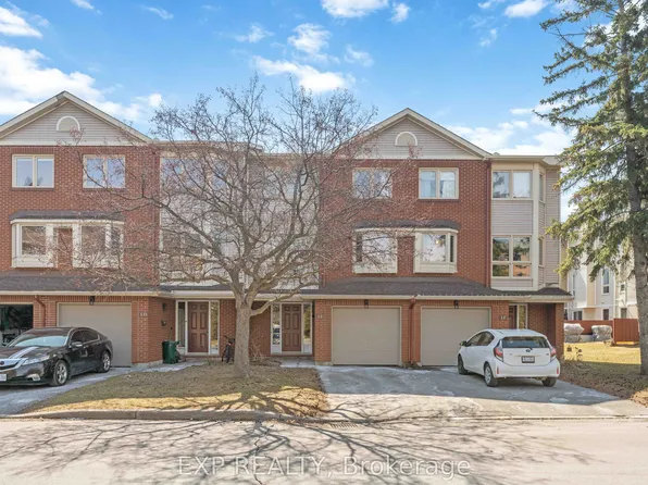 1 A Crestlea Cres #E, Ottawa, ON K2G 4N1
