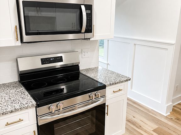5th image of 17 Cherry St #17