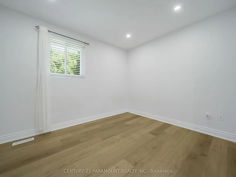 11 Gondola Cres — Photo 21