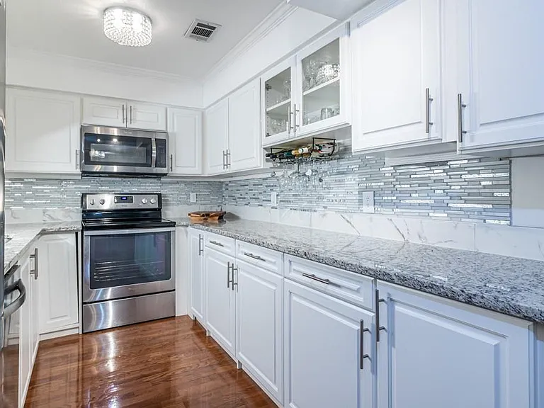 27301 Plantation Dr NE #301 — Photo 11