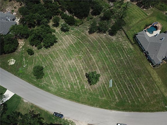 2nd image of 324 Creek Crossing Dr