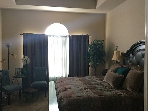 3rd image of 107 Leslie St