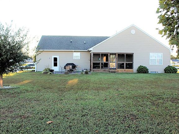 2nd image of 21106 Emerald Isle Dr