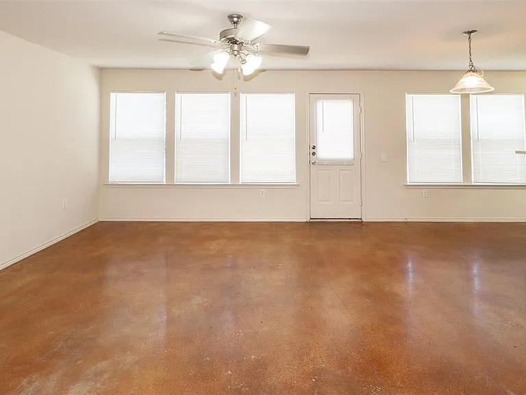2406 Magin Meadow Dr — Photo 5