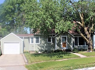 126 N Howard St, North English, IA 52316