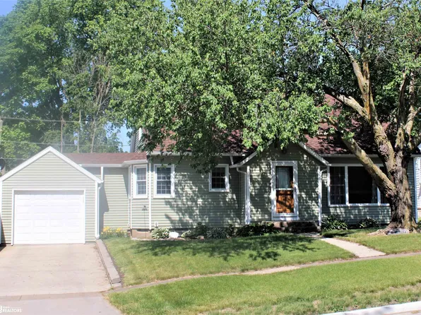 126 N Howard St, North English, IA 52316