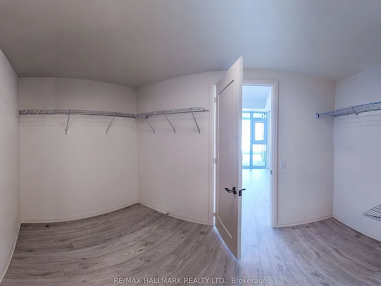 8960 Jane St #621 — Photo 5