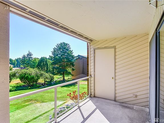 3rd image of 23003 Lakeview Dr Unit 204