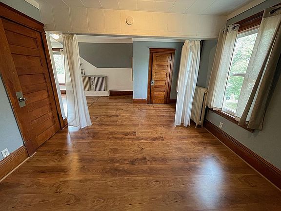 4th image of 184 Butler Ave E #A