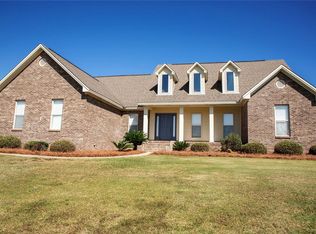 19 Cobblestone Path, Wetumpka, AL 36093