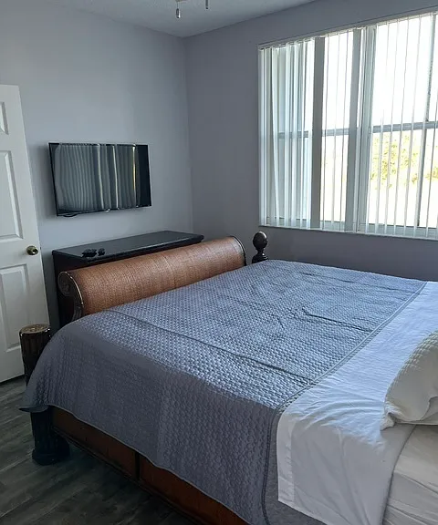2060 Greenview Shores Blvd #310 — Photo 4