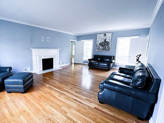 3rd image of 35 Kessler Boulevard West Dr