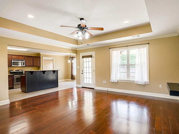 4th image of 36 Charleston Way
