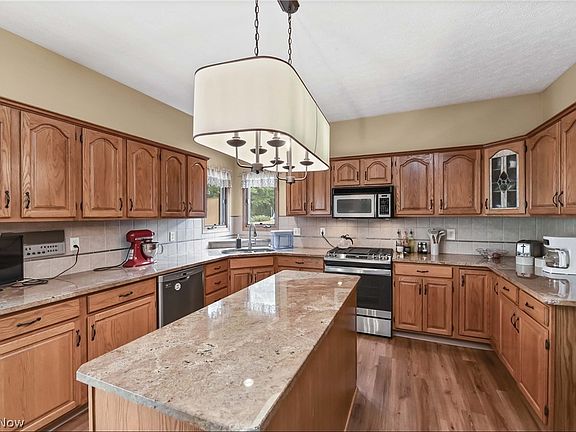 4th image of 24848 Tricia Dr