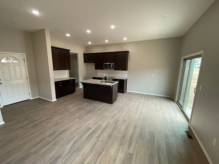 408 E Wright St — Photo 12