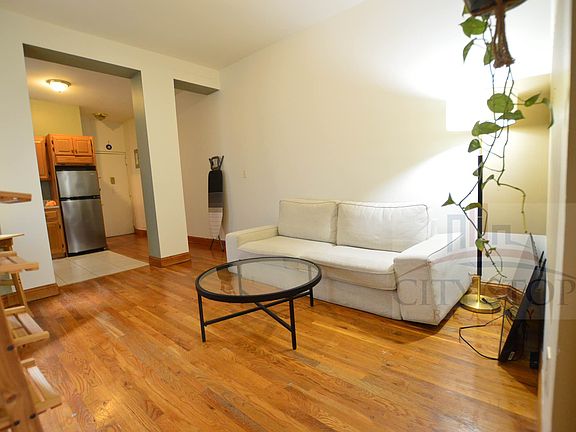 5th image of 244 W 109th St APT 5