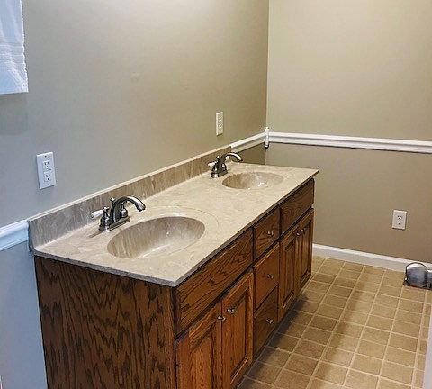 2nd image of 21 Ravenwood Dr