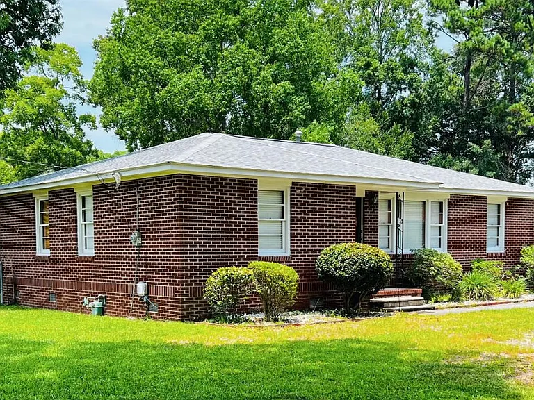 741 W Westchester Dr — Photo 2